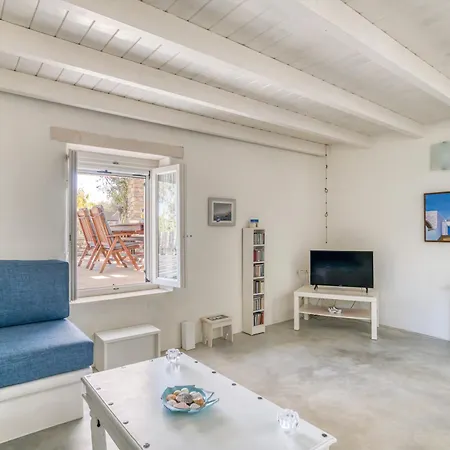 Great House W/ Bbq In Paros *